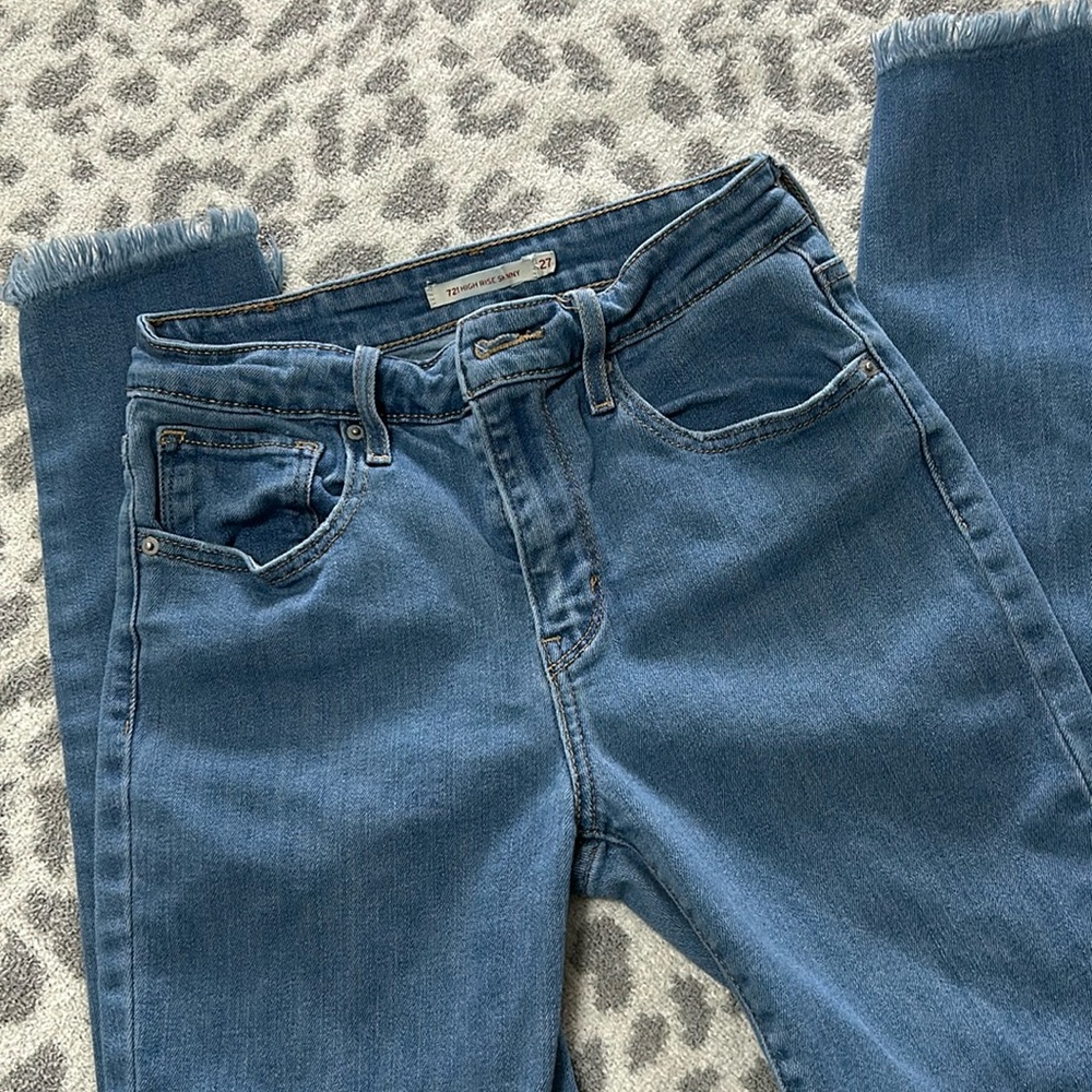Levi’s Size 27 High Rise Skinny Jeans